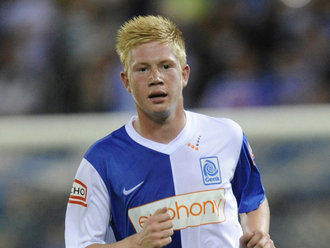 玉昆外援奥斯卡在老家开车遭遇起火，车内人员都及时逃生