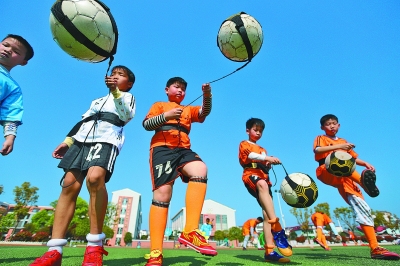 【欧冠】——心疼阿隆索，哪里都是曼城（欧冠：替阿隆索心酸，满眼尽是曼城）