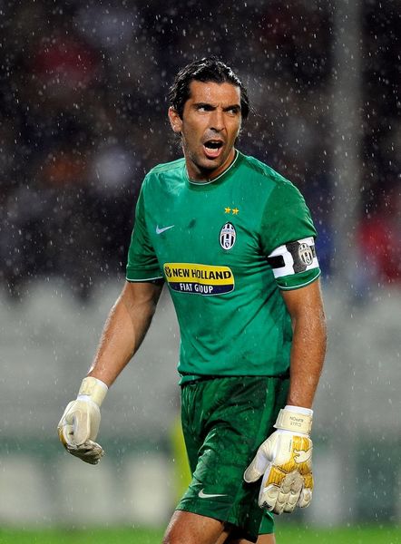 马德里德比难破无连胜魔咒 数据示或1-1打平（马德里德比连胜难求 数据指向1-1平局）