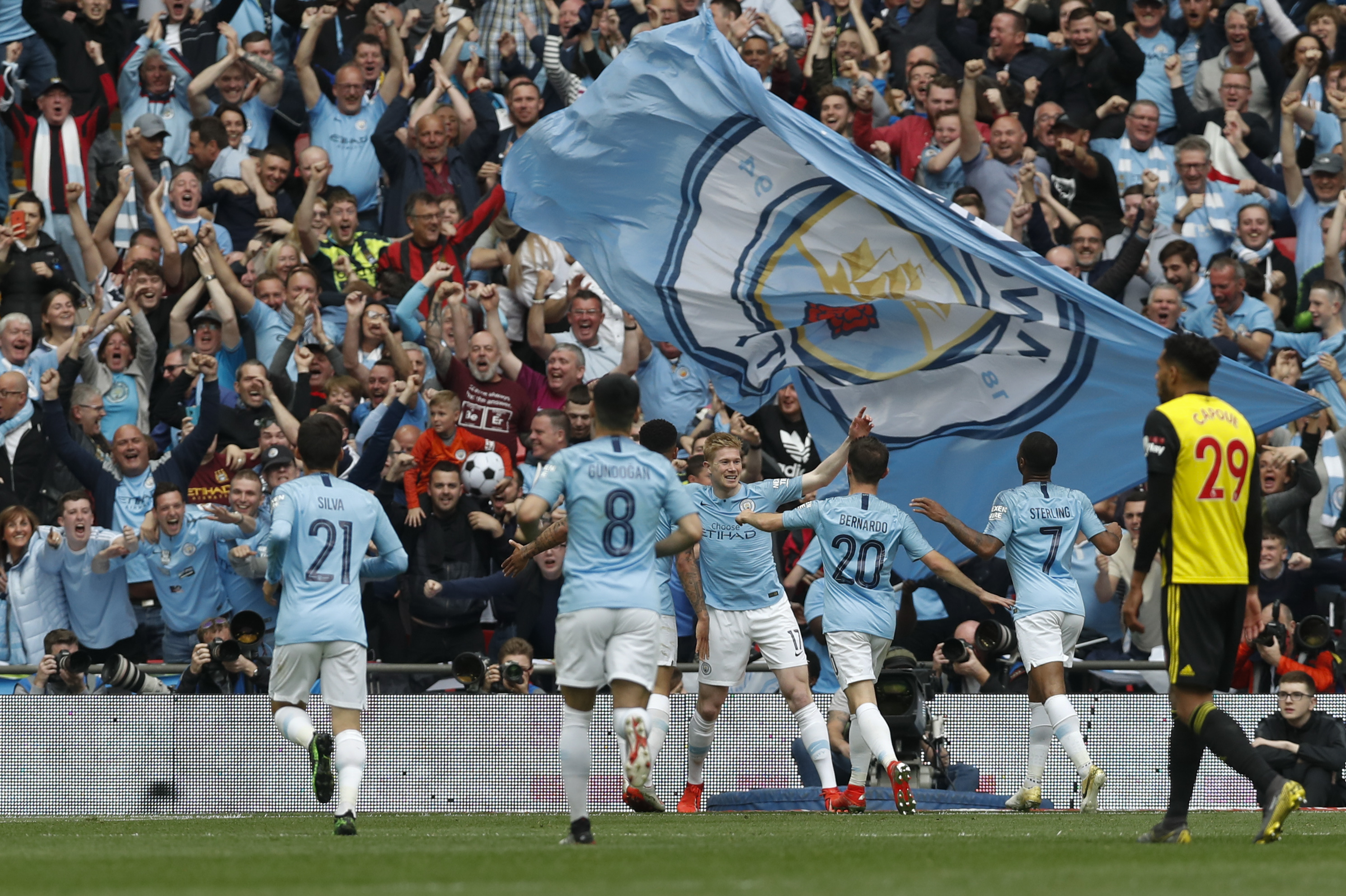 穆勒：卡尔的射术出众；温哥华的这段征程给我带来了情感收获（穆勒：卡尔射术精湛，温哥华之行让我情感满载）