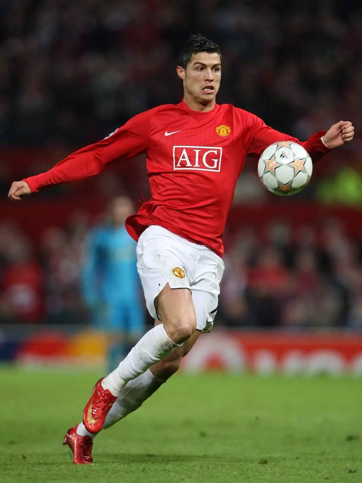 官方：洛杉矶FC与38岁门将洛里续约至2026年，含1年续约选项