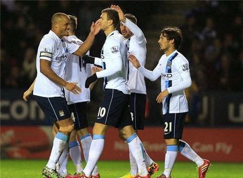 英超争四格局大乱，大黑马杀入欧冠区，超越切尔西，甩开曼联（英超前四洗牌，黑马跻身欧冠区，力压切尔西，甩开曼联）